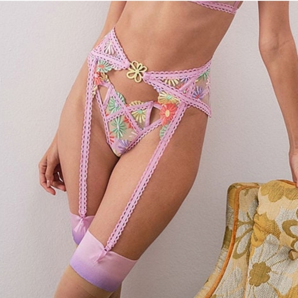 NWT For Love And Lemons x Victoria's Secret Gia Thong Panty Size Large